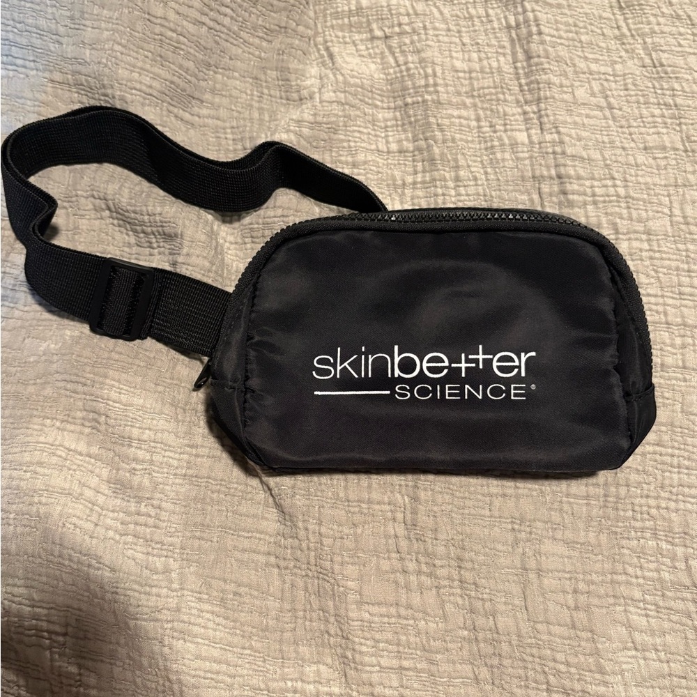 Skinbetter Science Belt Bag - Black